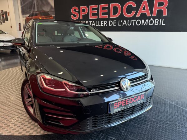 VOLKSWAGEN GOLF R-LINE