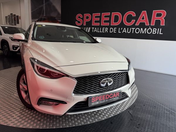 INFINITI Q30